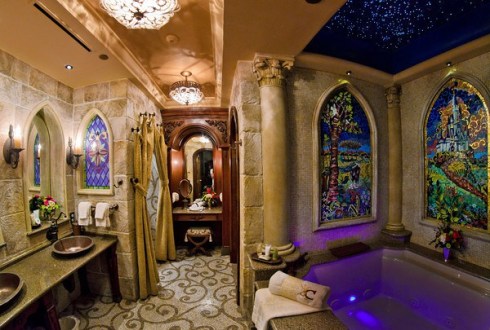 cinderella-castle-suite-bathroom-tub-M